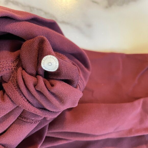 Lululemon Leggings - Size 0 - Picture 3 of 3